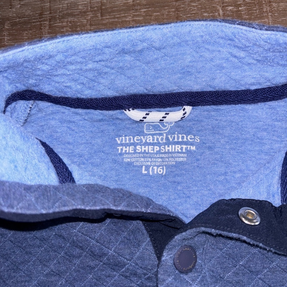 Vineyard Vines Navy and Light Blue Quilted Pullover - Picture 2 of 2